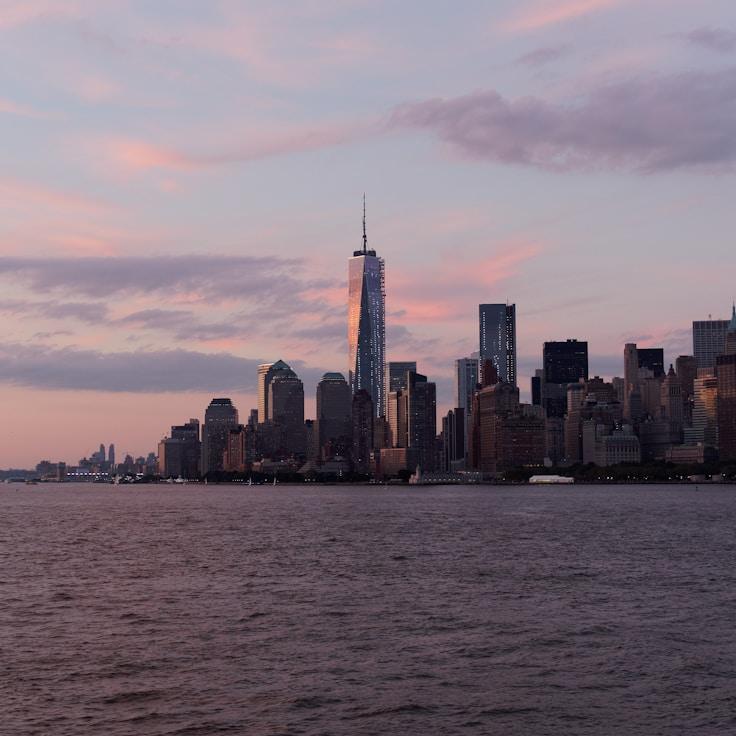 Emily Thompson - Expat family life guide in Canada